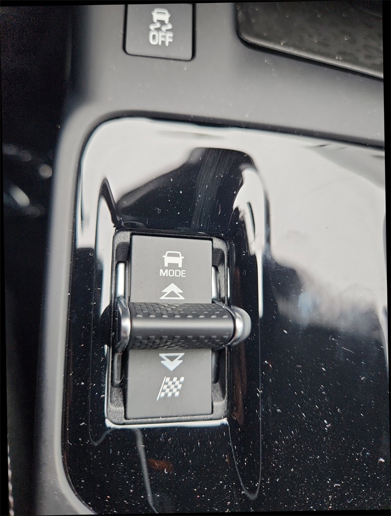 2024 Jaguar E-Pace R-Dynamic SE Image 22 of 30