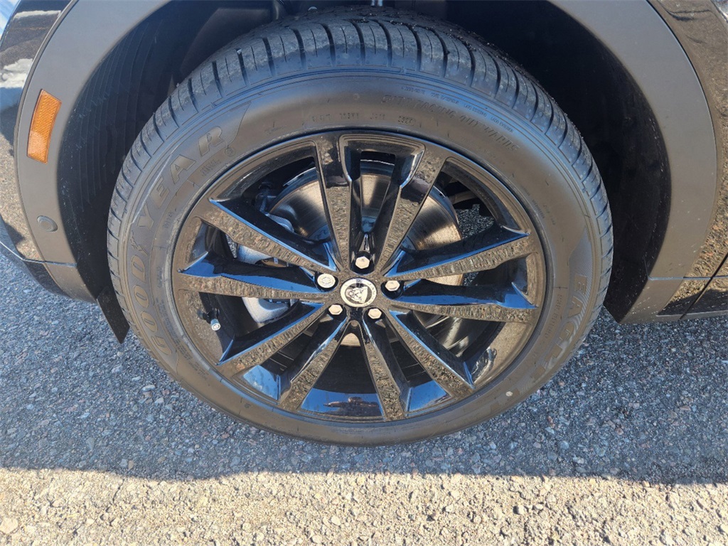 2024 Jaguar E-Pace R-Dynamic SE Image 9 of 30