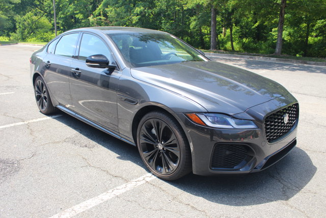 2024 Jaguar XF R-Dynamic SE Image 3 of 28