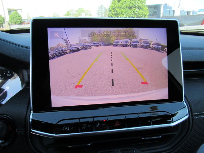 Vehicle image 11 of 22