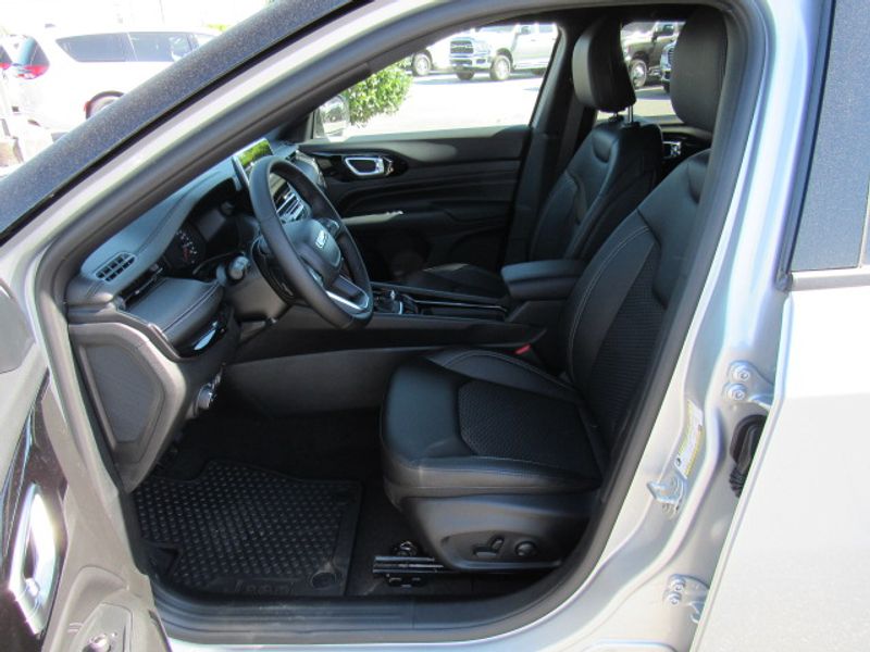 Vehicle image 8 of 22