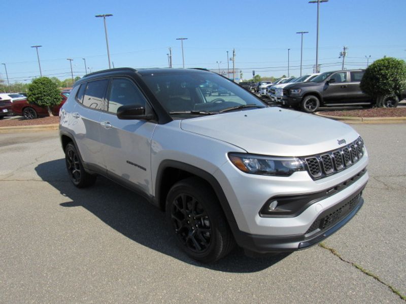 Vehicle image 4 of 22