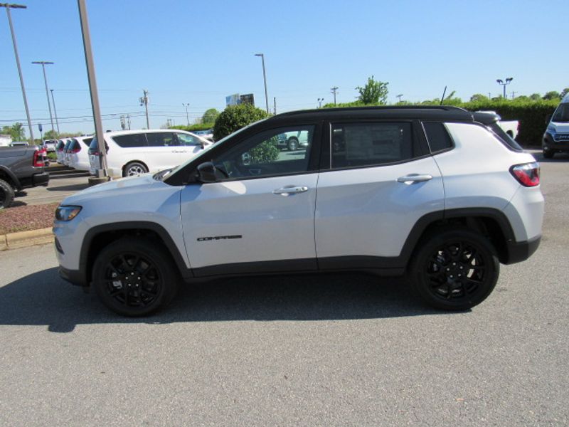 Vehicle image 2 of 22