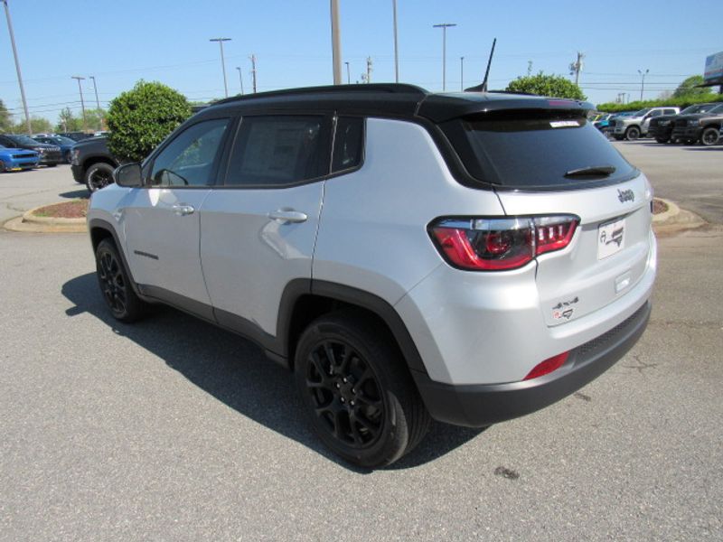Vehicle image 6 of 22