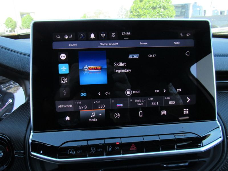 Vehicle image 10 of 22