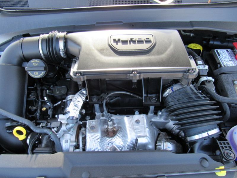 Vehicle image 20 of 22