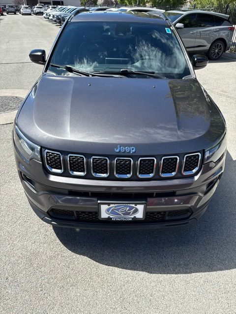 2024 Jeep Compass Latitude Image 2 of 44