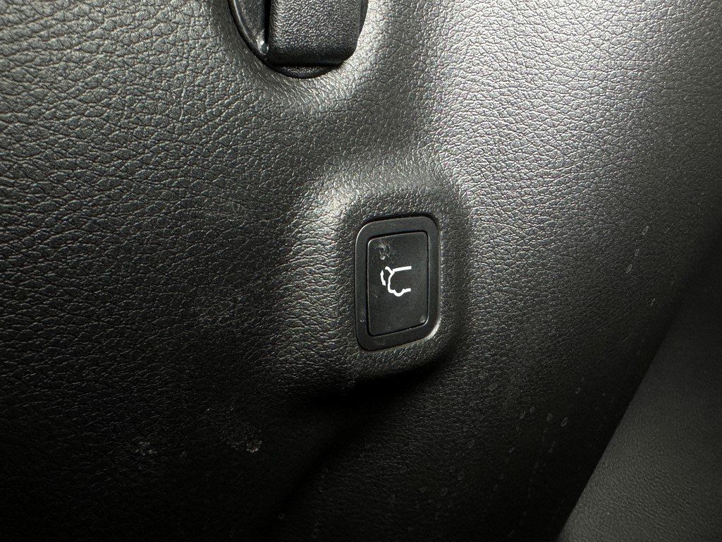 Vehicle image 7 of 29