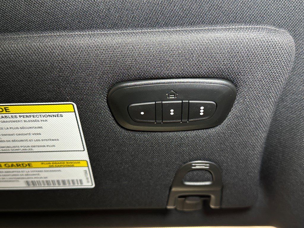 Vehicle image 27 of 29