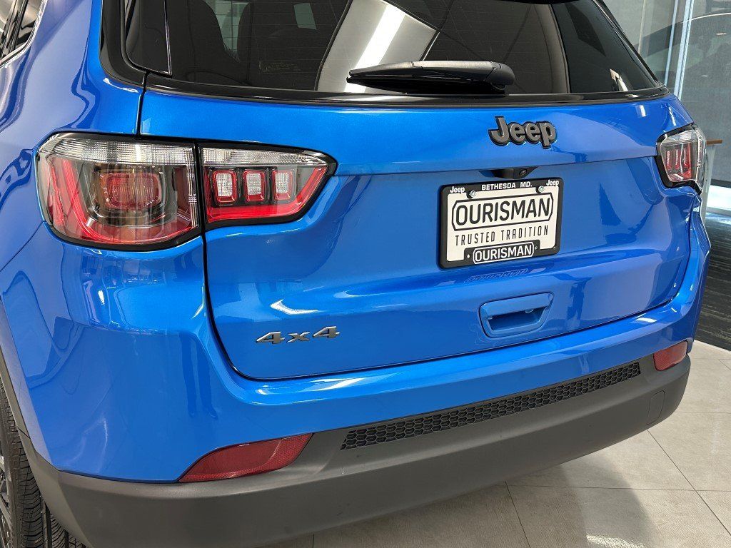 Vehicle image 5 of 29