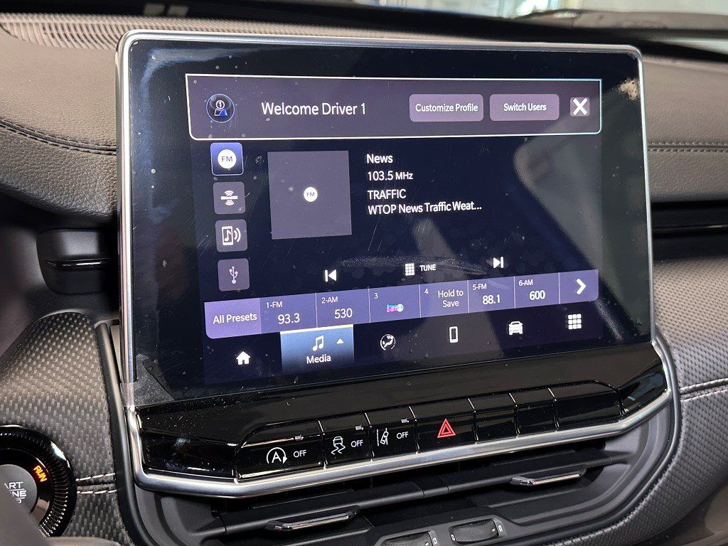Vehicle image 23 of 29