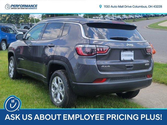 Vehicle image 8 of 30