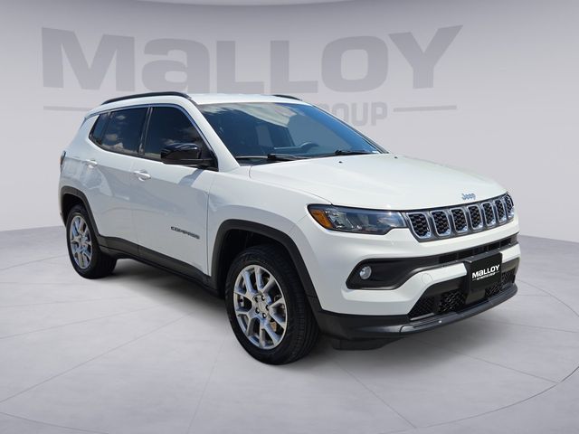 2024 Jeep Compass Latitude Lux Image 3 of 29