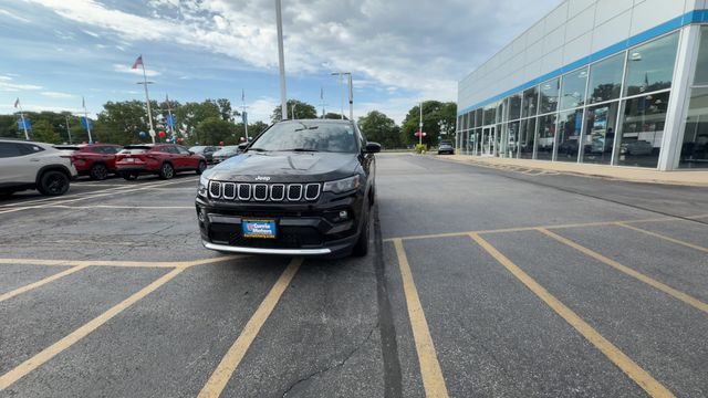 2024 Jeep Compass Limited Image 3 of 33