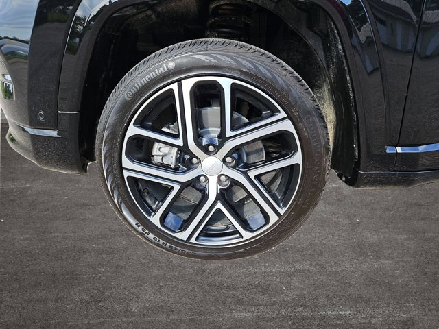 Vehicle image 37 of 71
