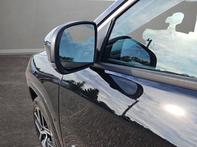 Vehicle image 38 of 71