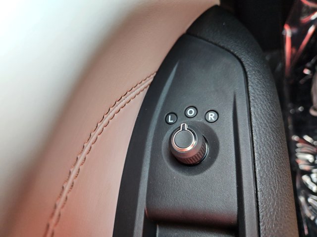 Vehicle image 58 of 71