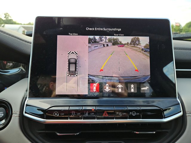 Vehicle image 46 of 71