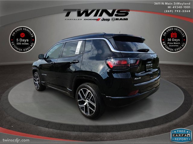 Vehicle image 8 of 71
