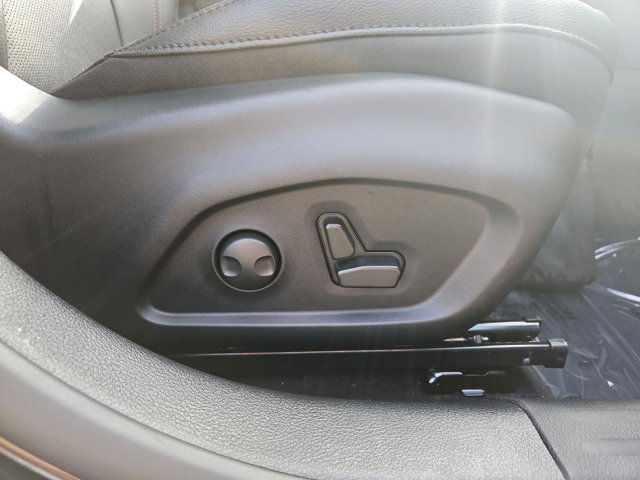 Vehicle image 57 of 71