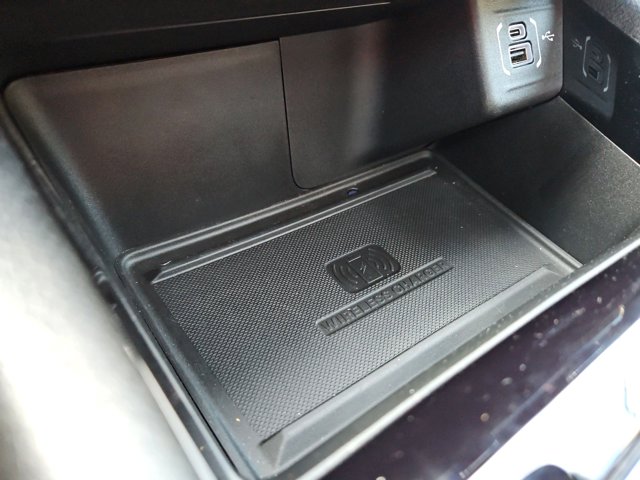 Vehicle image 66 of 71