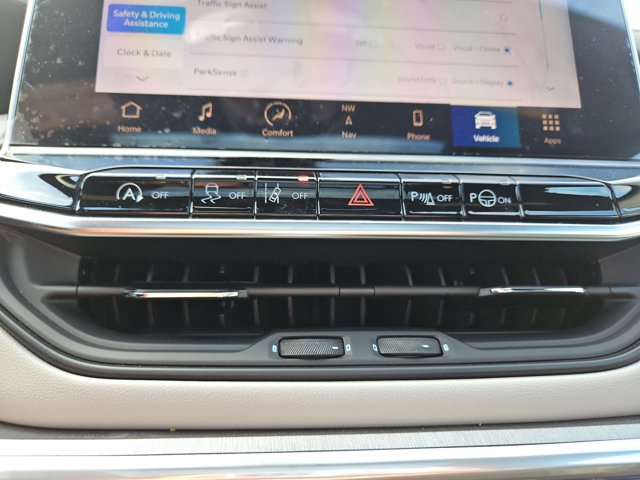 Vehicle image 67 of 71