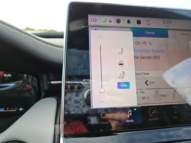 Vehicle image 60 of 71