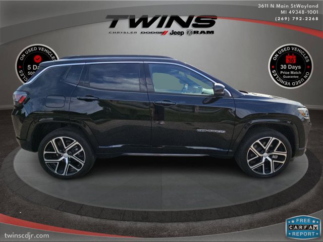 Vehicle image 7 of 71