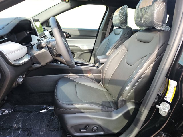 Vehicle image 11 of 71