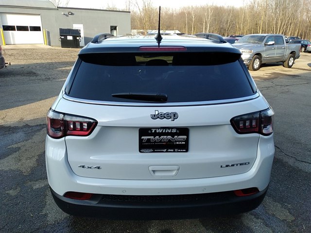 Vehicle image 11 of 48