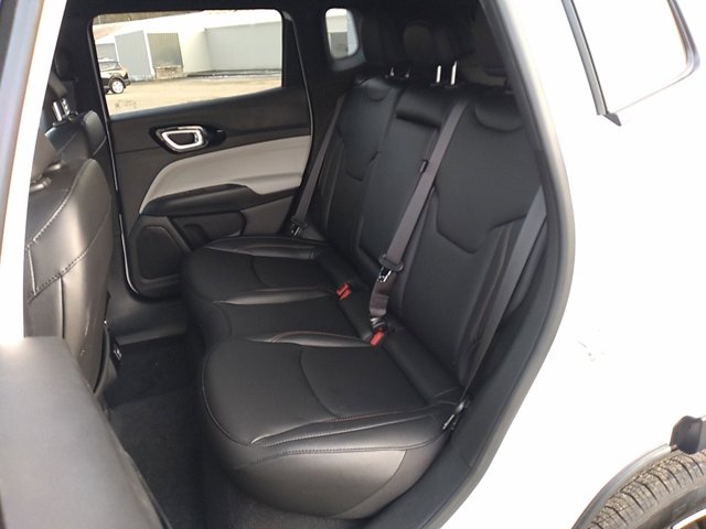 Vehicle image 45 of 48