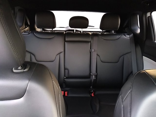Vehicle image 41 of 48