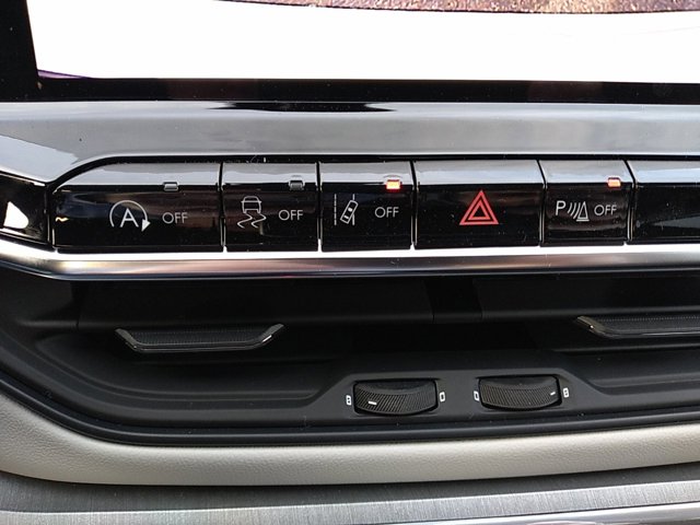 Vehicle image 26 of 48