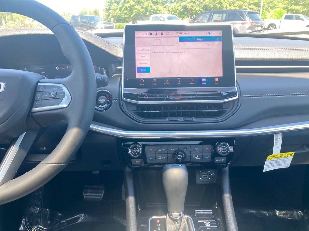 Vehicle image 18 of 39