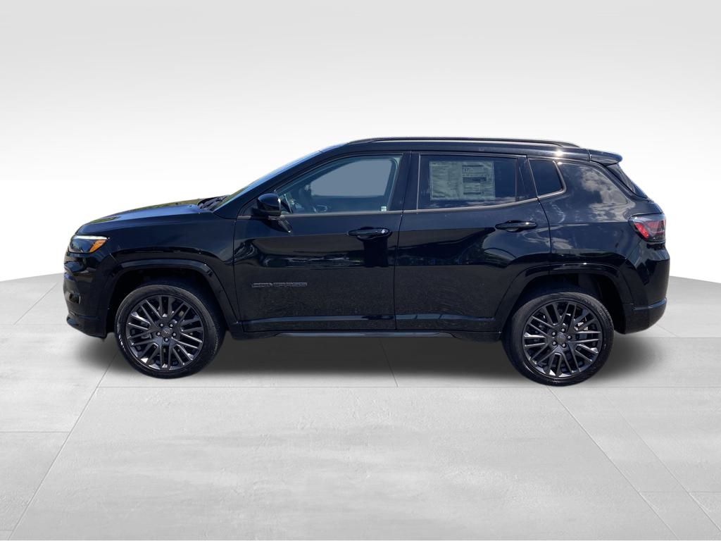 Vehicle image 8 of 39