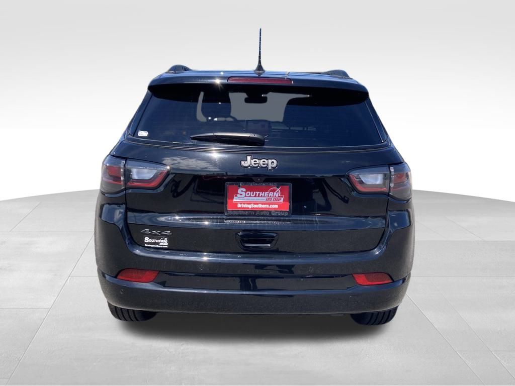 Vehicle image 6 of 39