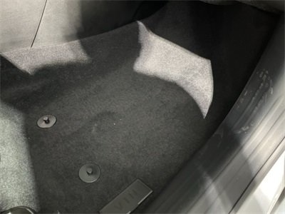 Vehicle image 21 of 36