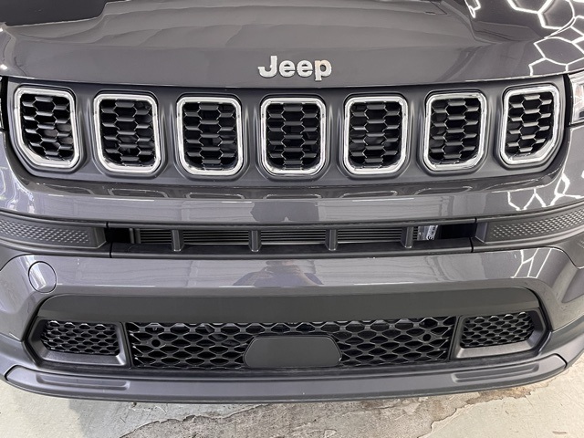 Vehicle image 9 of 34