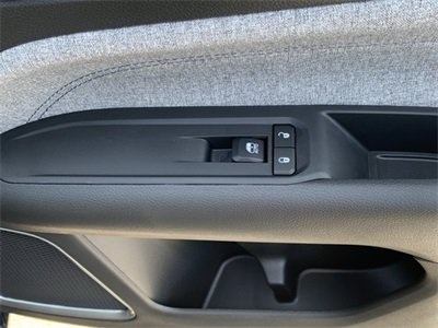 Vehicle image 19 of 34
