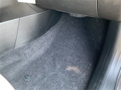 Vehicle image 17 of 34
