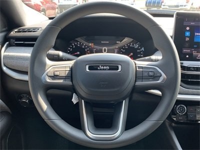 Vehicle image 25 of 34