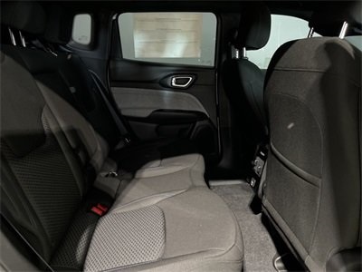 Vehicle image 25 of 36