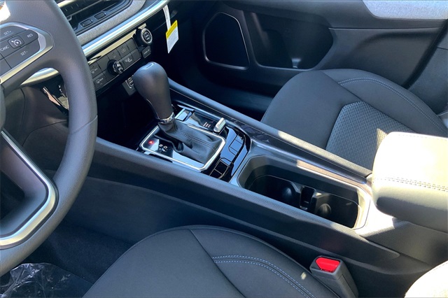 Vehicle image 7 of 14