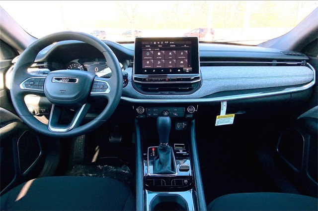 Vehicle image 5 of 14