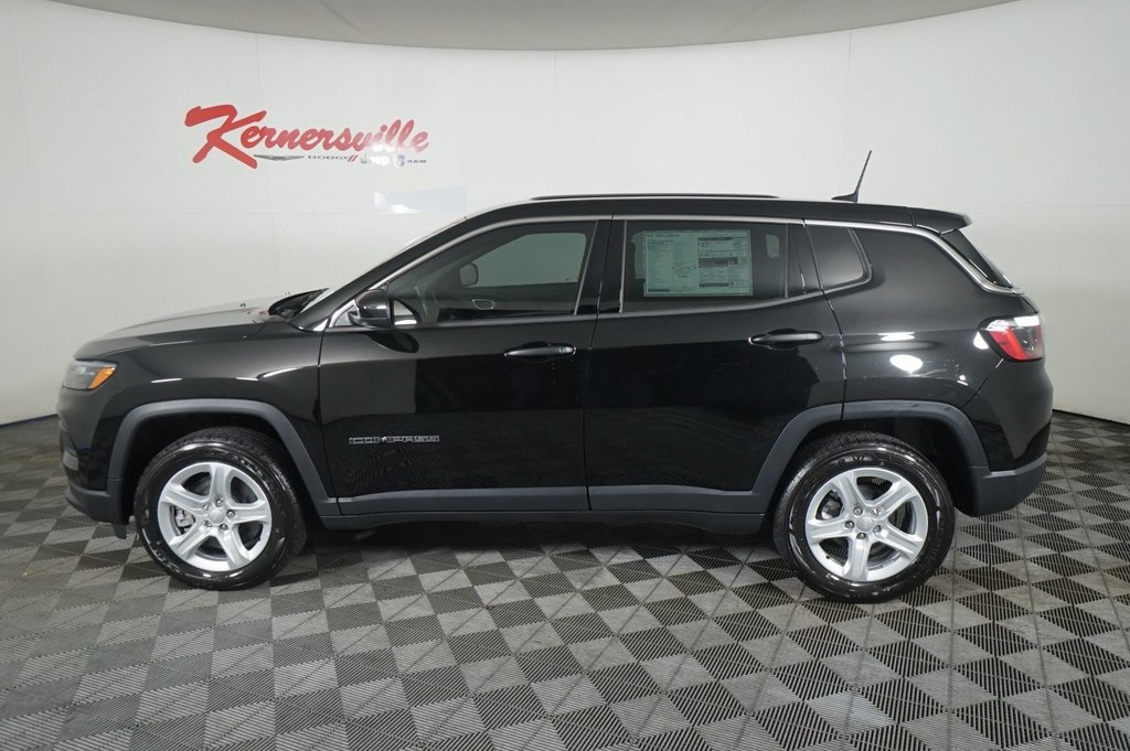 Vehicle image 8 of 21