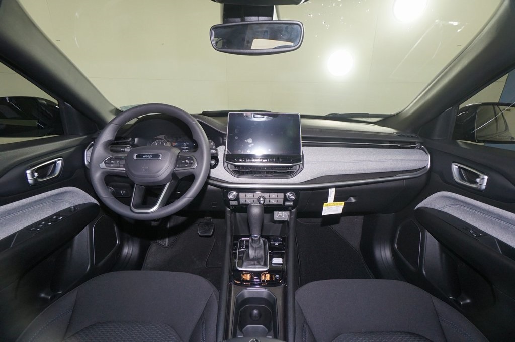 Vehicle image 12 of 21