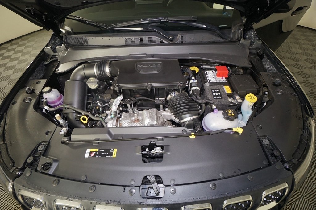 Vehicle image 11 of 21