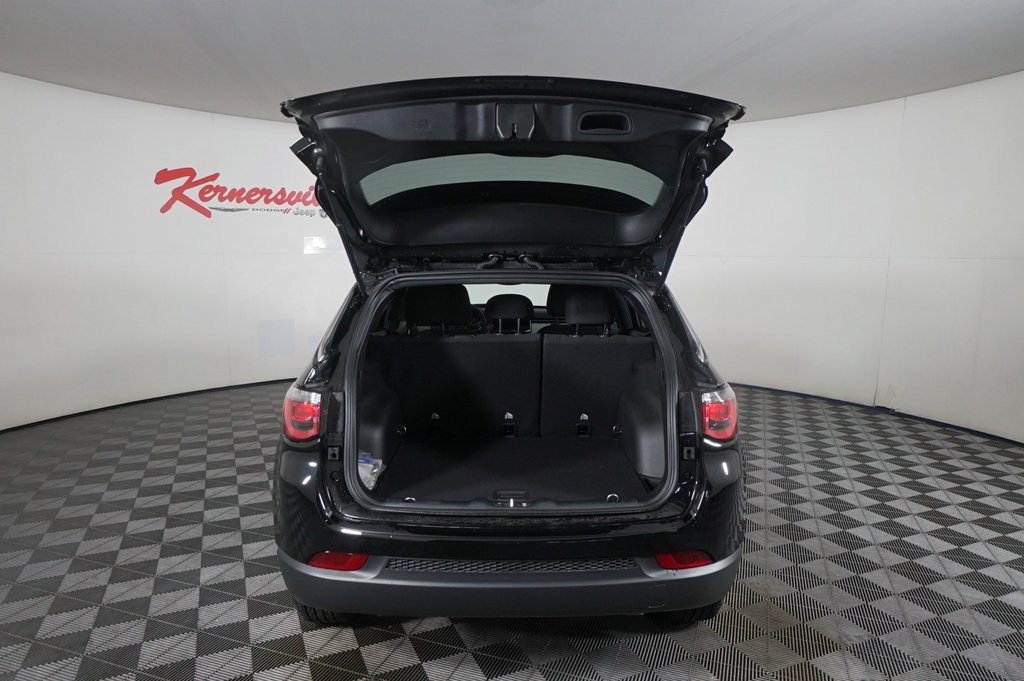 Vehicle image 9 of 21