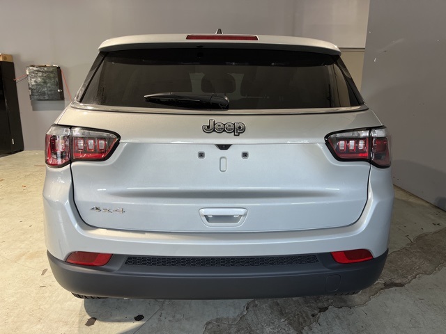 Vehicle image 6 of 38