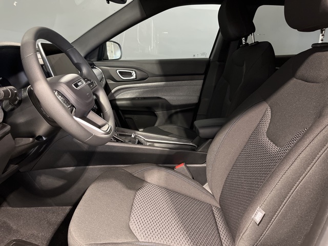 Vehicle image 19 of 38